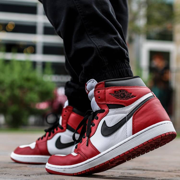 Air Jordan 1 Retro High OG ‘Chicago’ 2015 555088-101 Mattress Sneaker Store