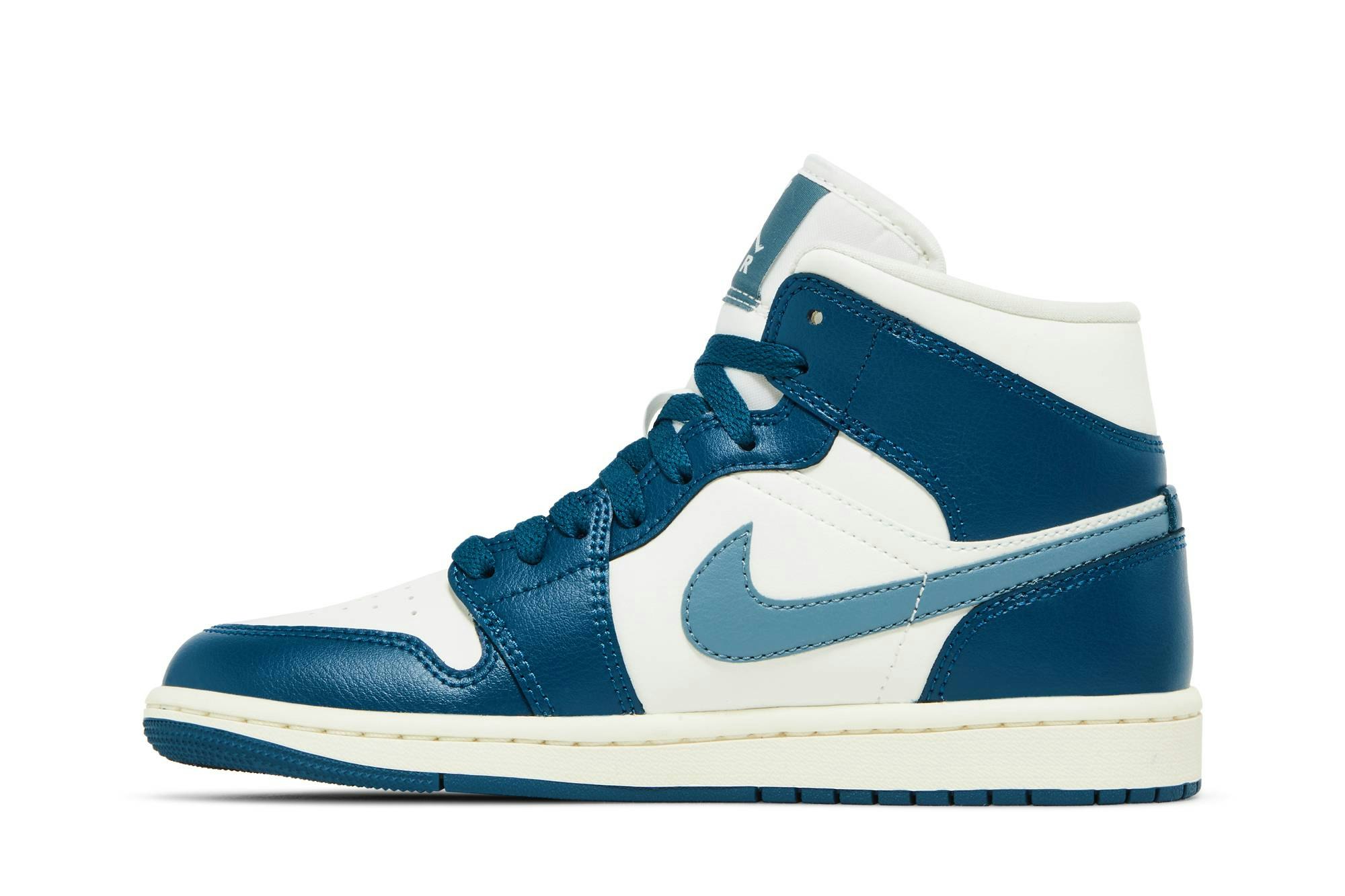 Air Jordan 1 Mid ‘Sky J French Blue’ BQ6472-414