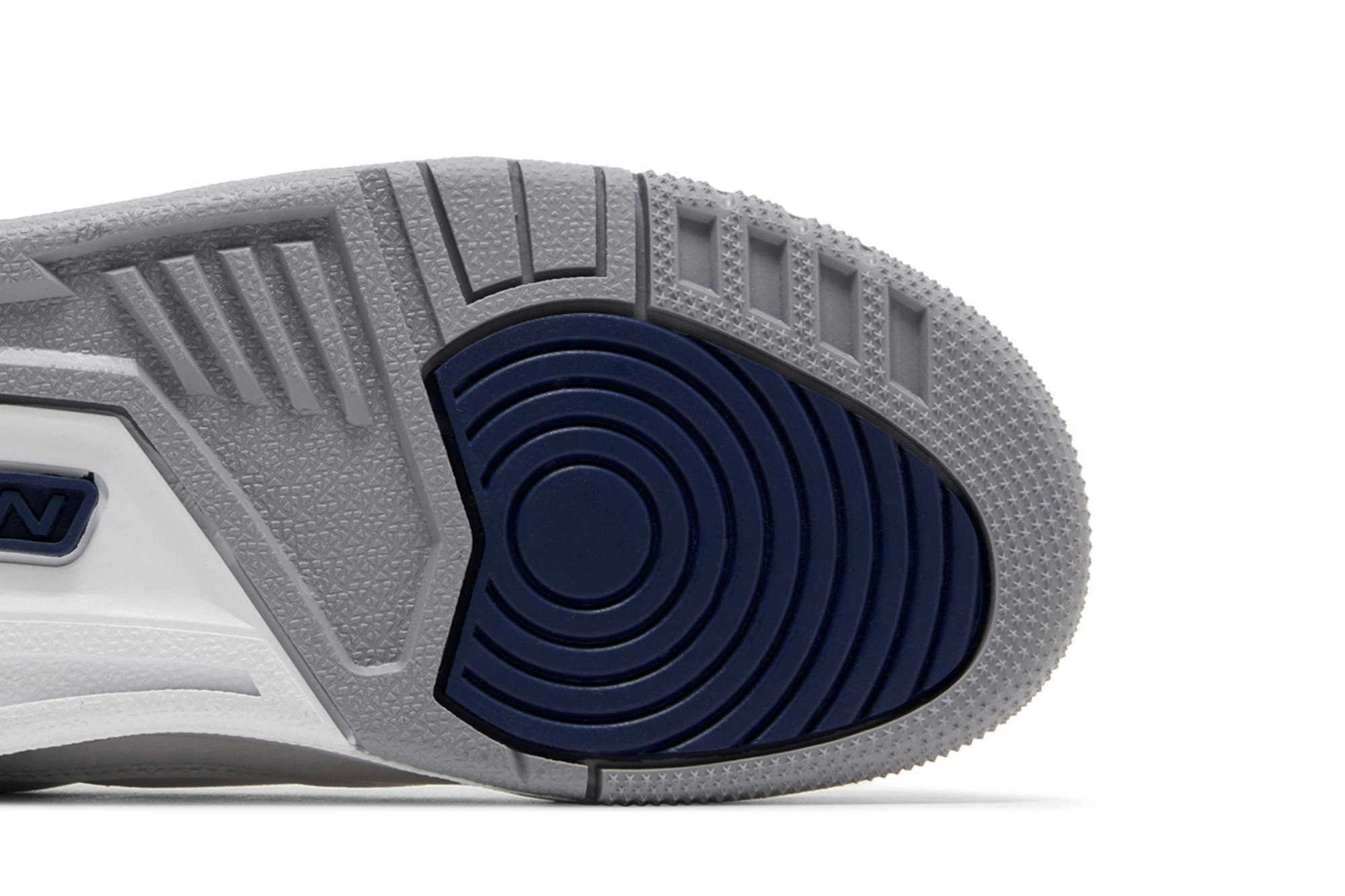 Air Jordan 3 Retro ‘Midnight Navy’ DM0967-140