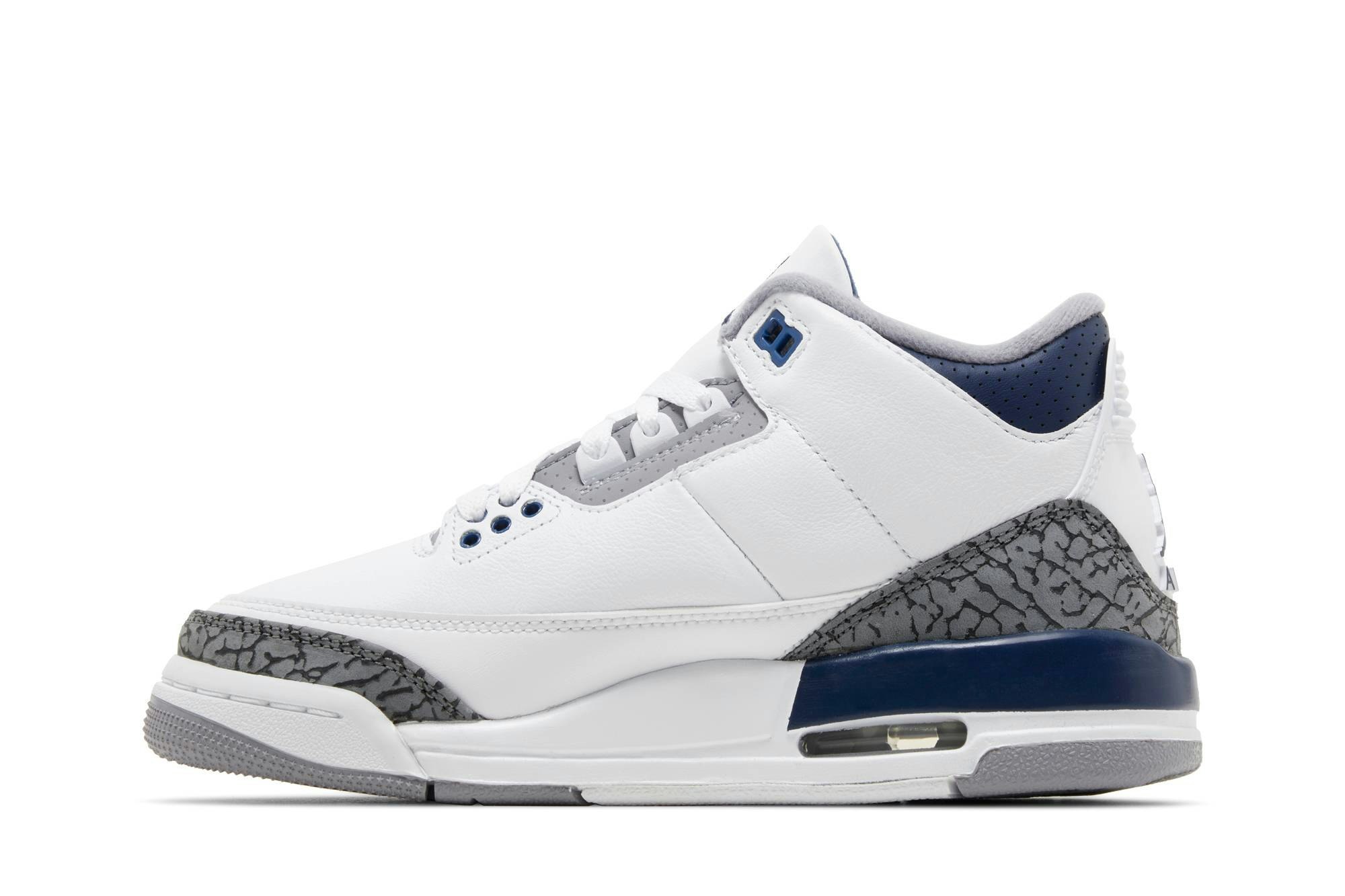 Air Jordan 3 Retro ‘Midnight Navy’ DM0967-140