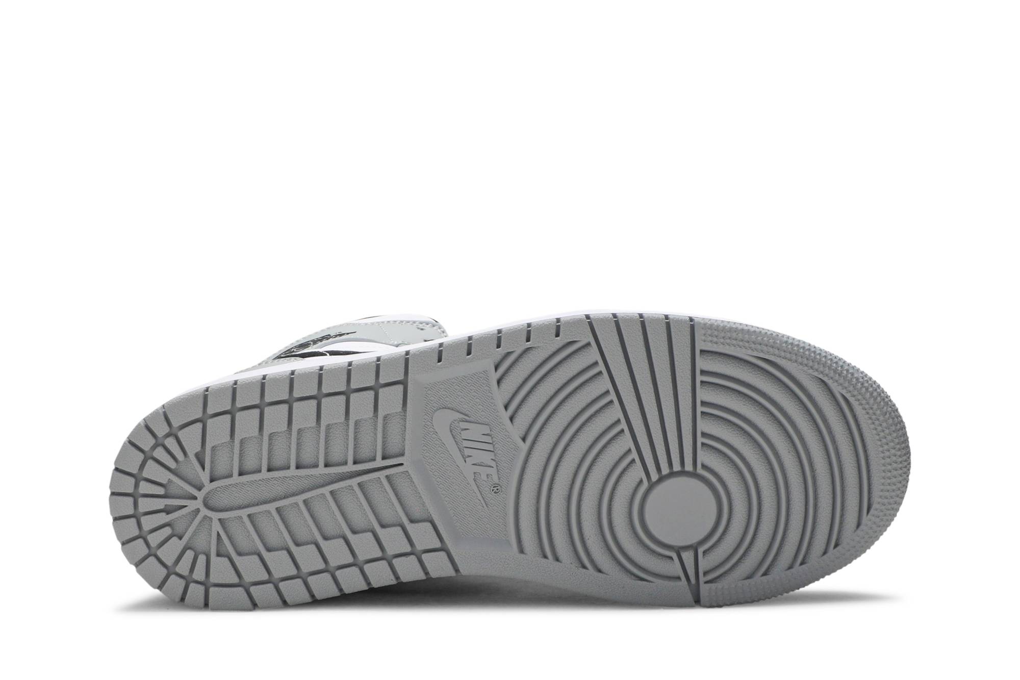 Air Jordan 1 Mid ‘Light Smoke Grey’ 554724-092 Domahi store