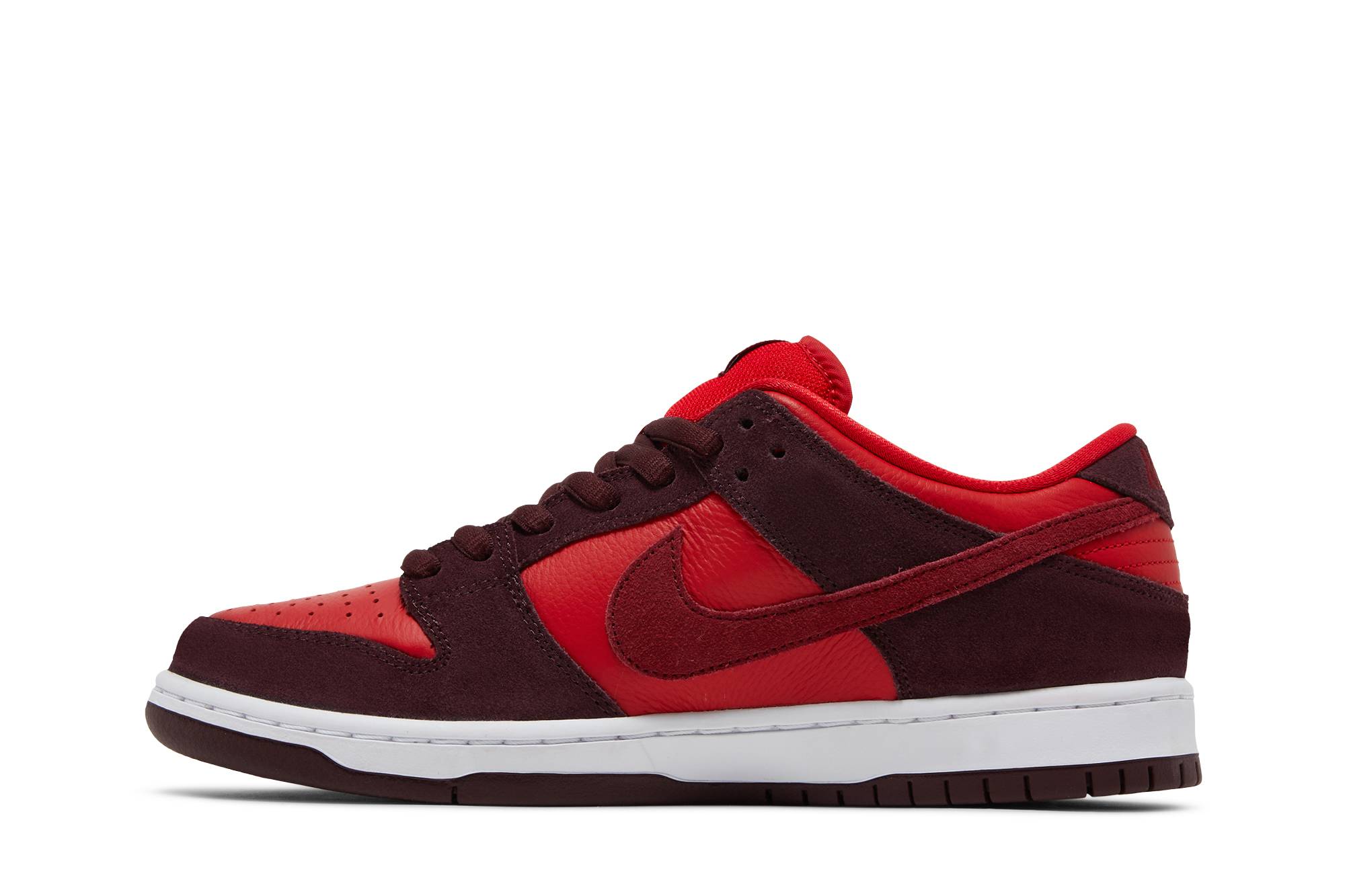 Nike SB Dunk Low ‘Cherry’ DM0807-600 Domahi store