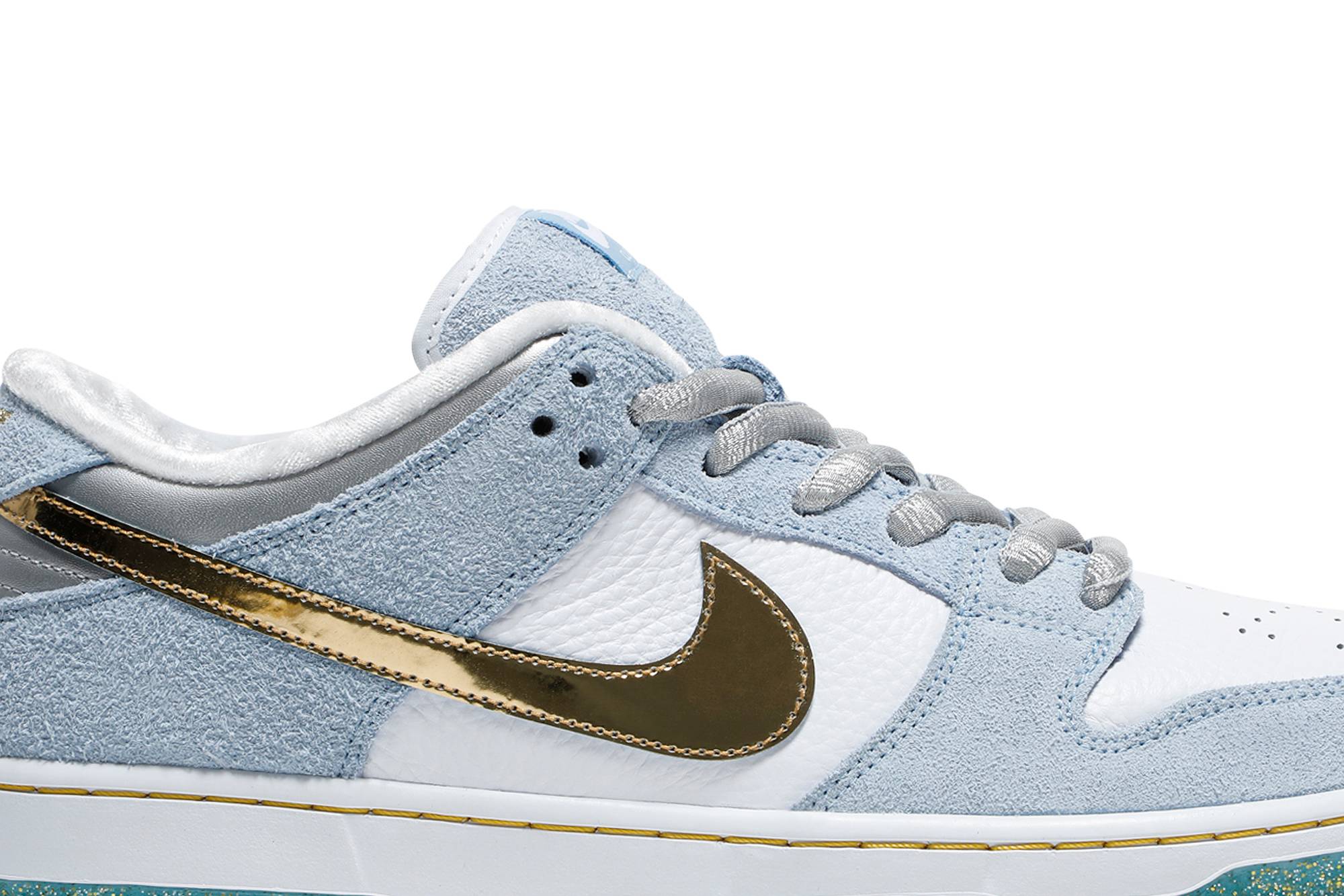 Nike SB Dunk Low x Sean Cliver ‘Holiday Special’ DC9936-100 Domahi store