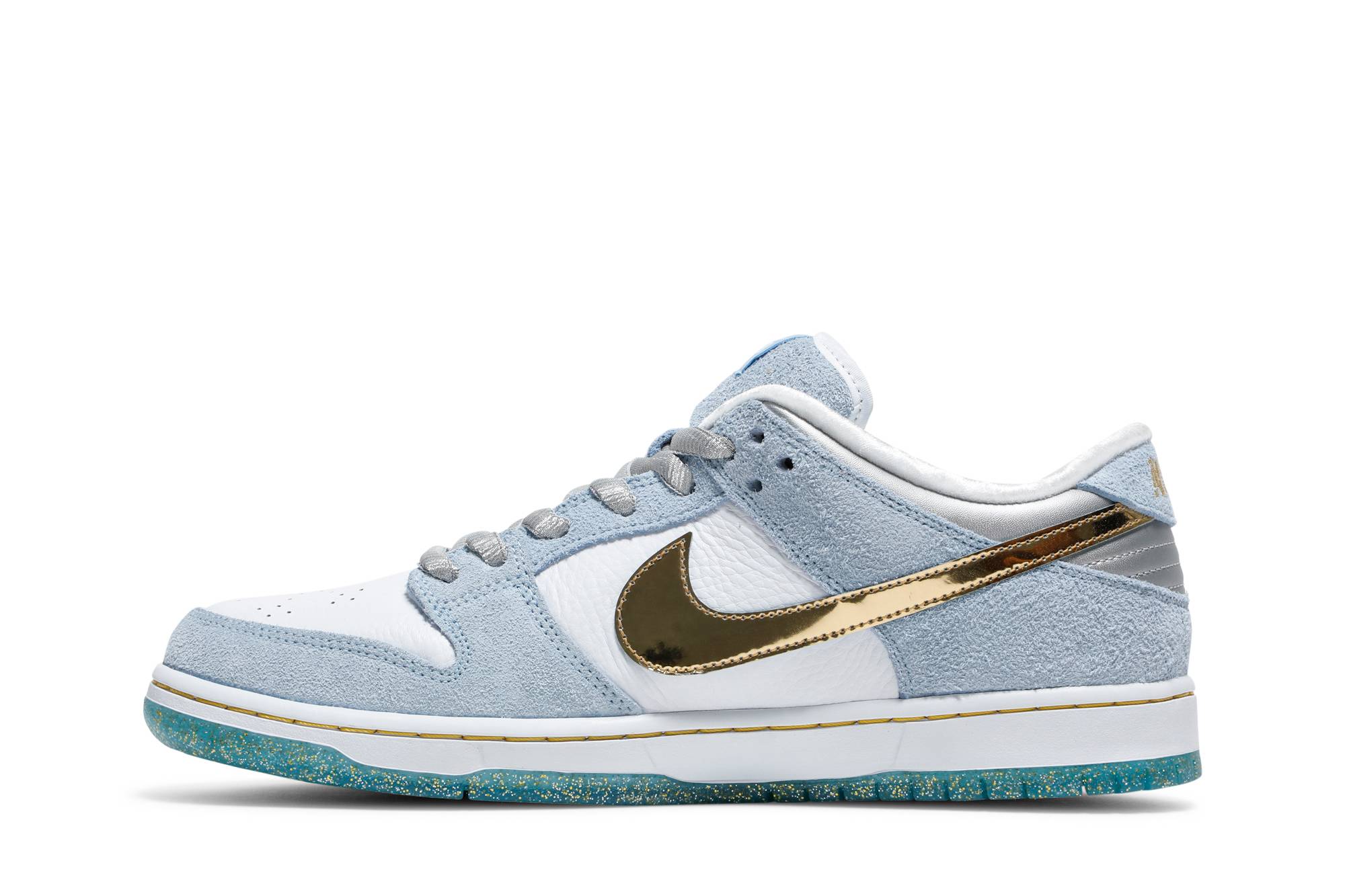 Nike SB Dunk Low x Sean Cliver ‘Holiday Special’ DC9936-100 Domahi store