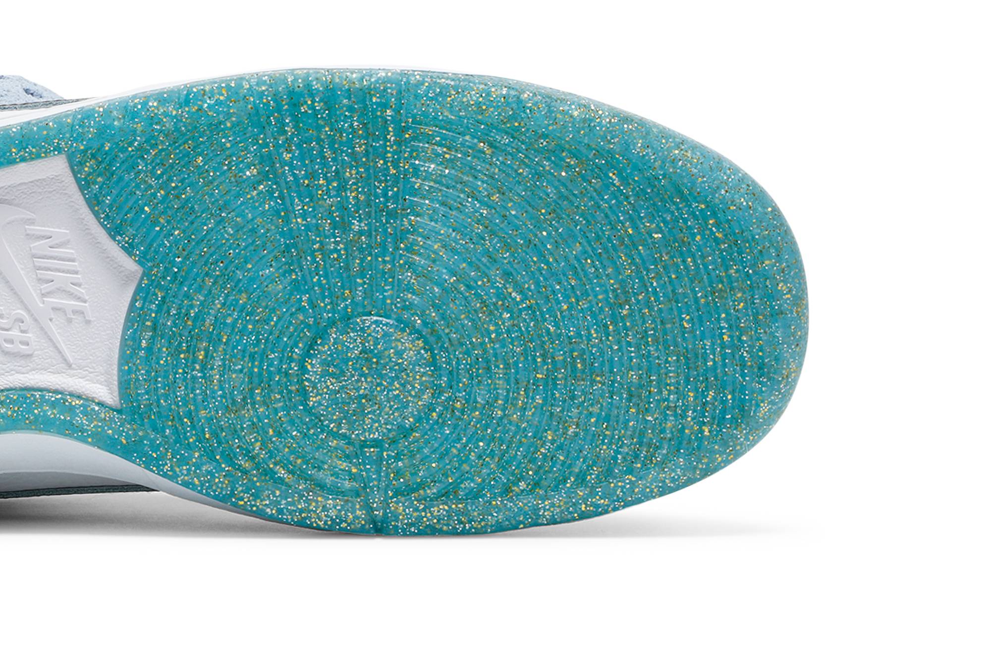 Nike SB Dunk Low x Sean Cliver ‘Holiday Special’ DC9936-100 Domahi store