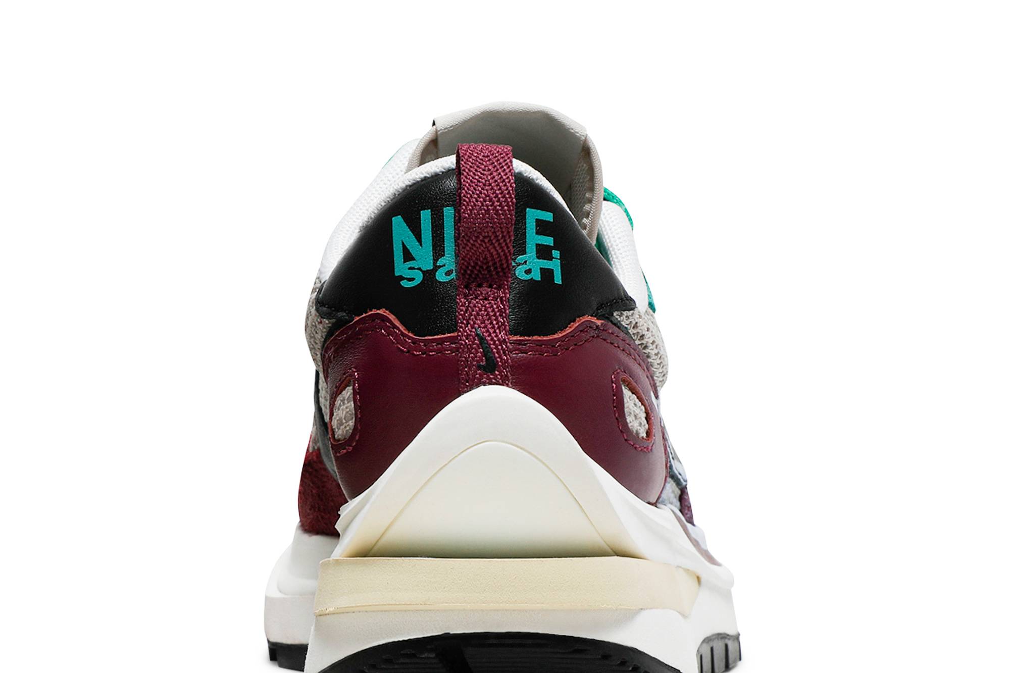 sacai x Nike VaporWaffle SP ‘Villain Red’ DD3035-200 Domahi store